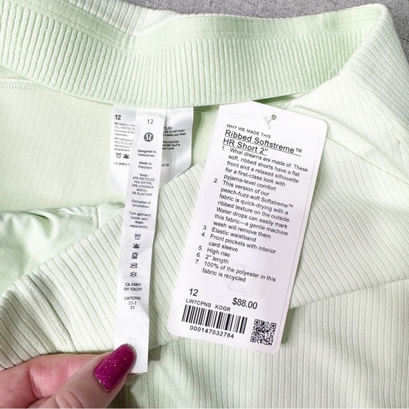 Lululemon Ribbed Softstreme High Rise Short Kolhrabi Green Size 12 NWT - Picture 9 of 10